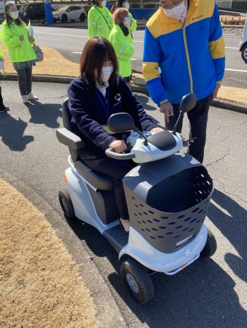 セニアカー（電動車椅子）体験！